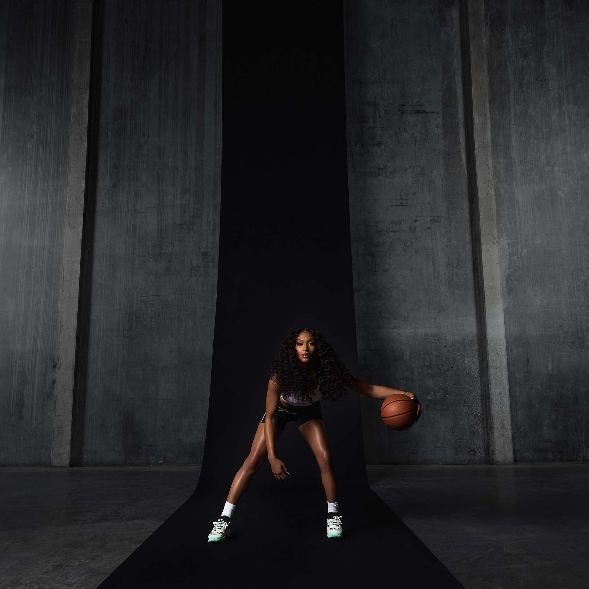Engine A 26 Basketball Shoes - Image 2